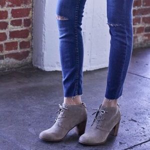 Tom's Lace Up booties